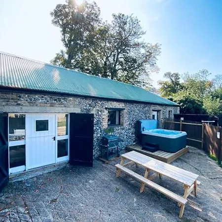 5 Bed Barn Conversion - With Private Hot Tub Birchington-on-Sea Exterior photo