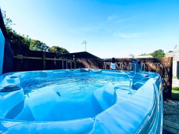 Holiday home 5 Bed Barn Conversion - With Private Hot Tub Birchington-on-Sea