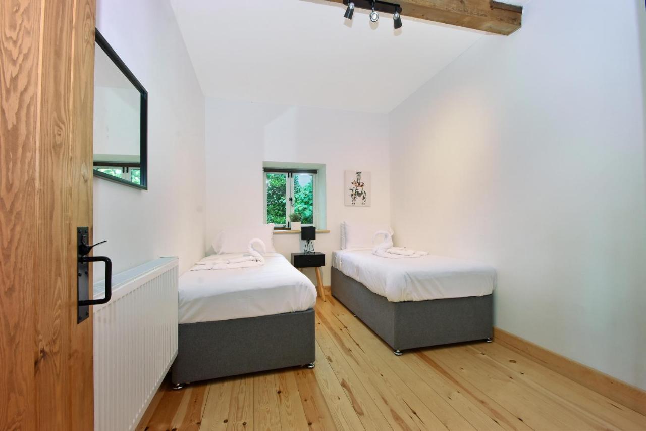 Holiday home 5 Bed Barn Conversion - With Private Hot Tub