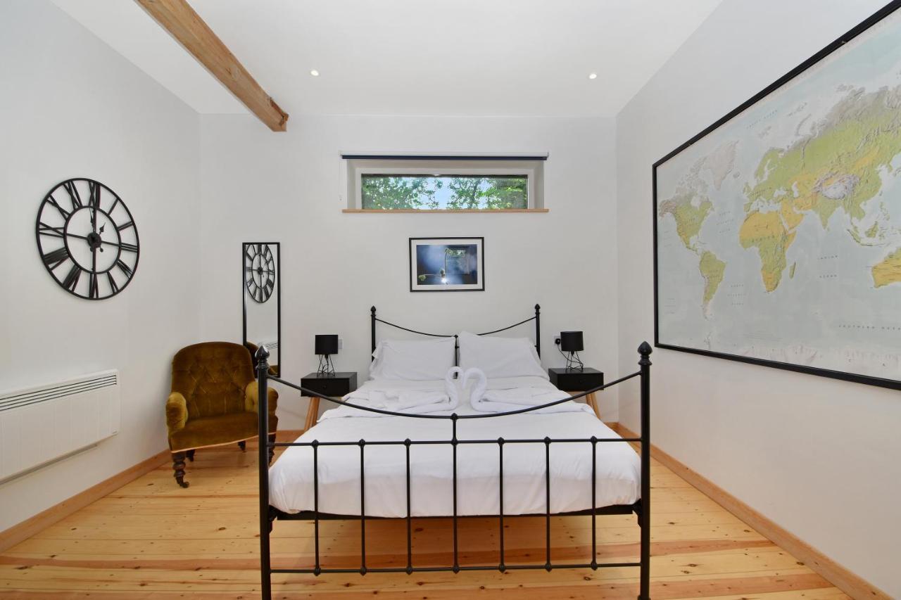 Holiday home 5 Bed Barn Conversion - With Private Hot Tub