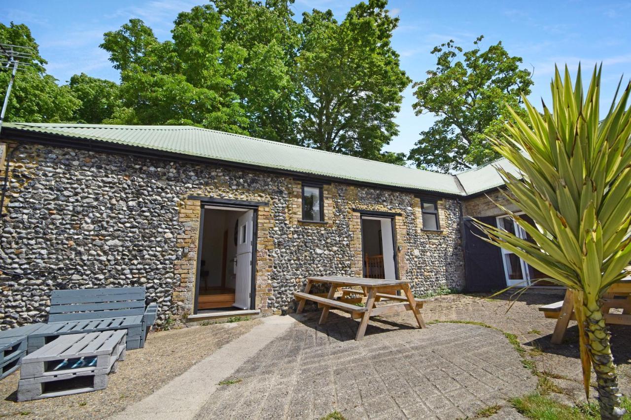5 Bed Barn Conversion - With Private Hot Tub *