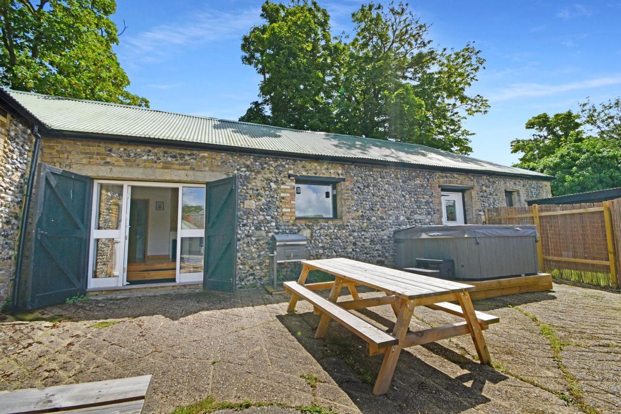 Holiday home 5 Bed Barn Conversion - With Private Hot Tub Birchington-on-Sea