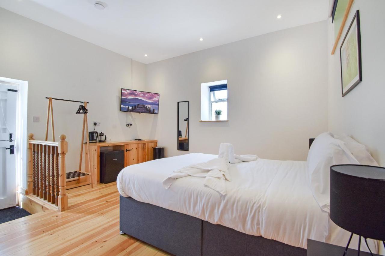 Holiday home 5 Bed Barn Conversion - With Private Hot Tub *